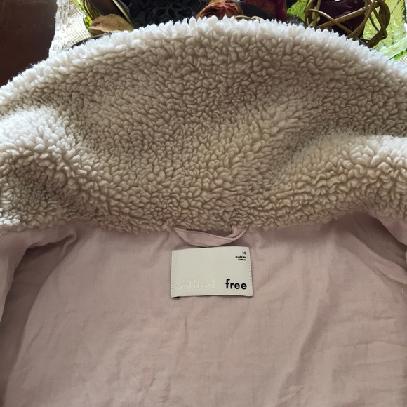 Aritzia zip up teddy jacket - Picture 2 of 5